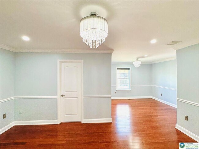 Building Photo - 6945 Hunt Dr