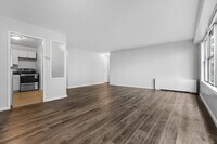 Building Photo - 6157 N Sheridan Rd