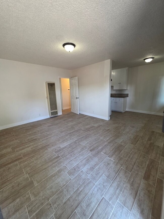 Interior Photo - 4115 Century Blvd