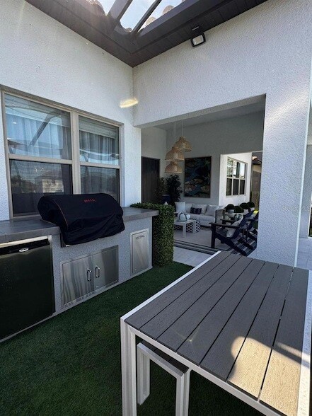 Building Photo - 10778 Citron Oaks Dr