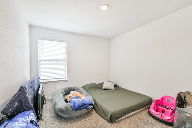 Building Photo - 14793 Hazel Br Dr