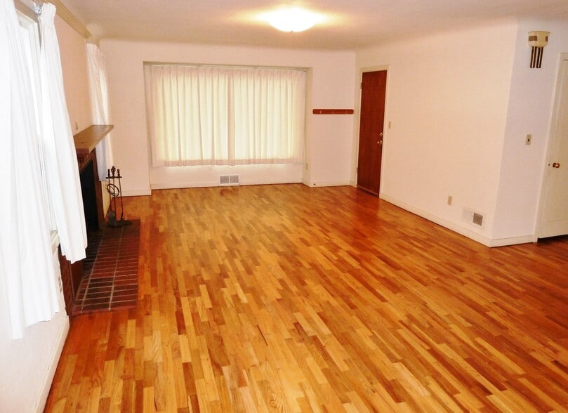 Building Photo - 1263 Tyler St