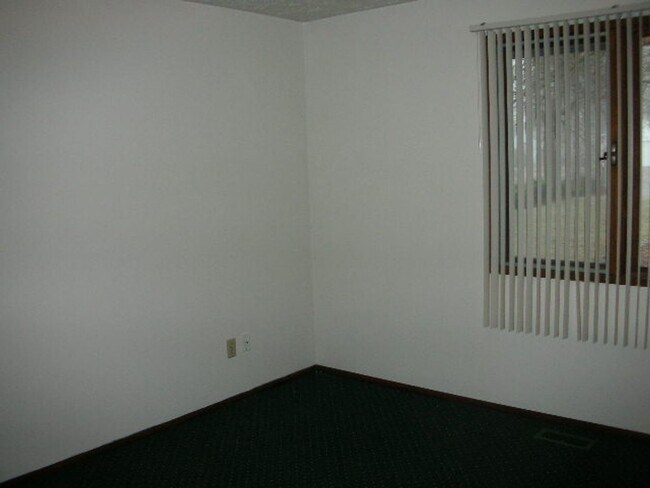 Building Photo - 543