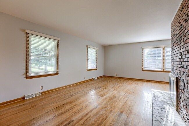 Building Photo - Updated 3 Bedroom With Finished Lower Leve...