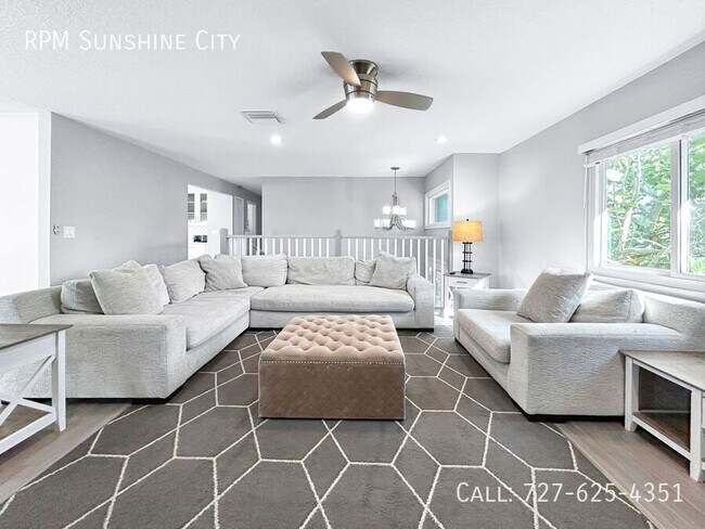 Building Photo - 3033 Pineview Dr