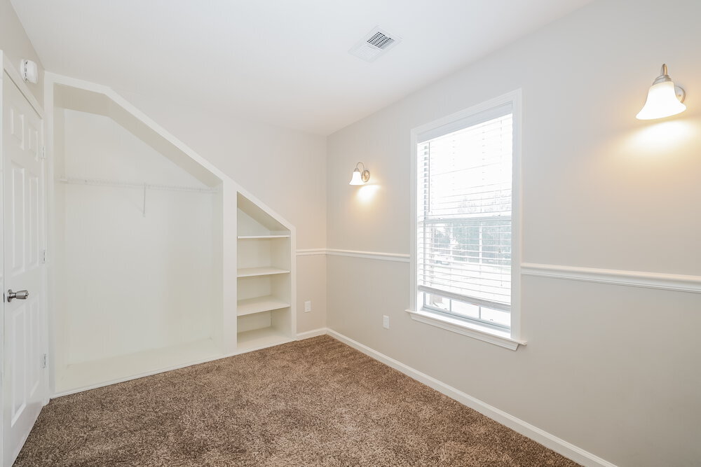 Building Photo - 6671 Hidden Fern Ln E