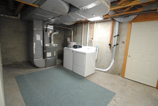 Building Photo - 5 Cadogan Way