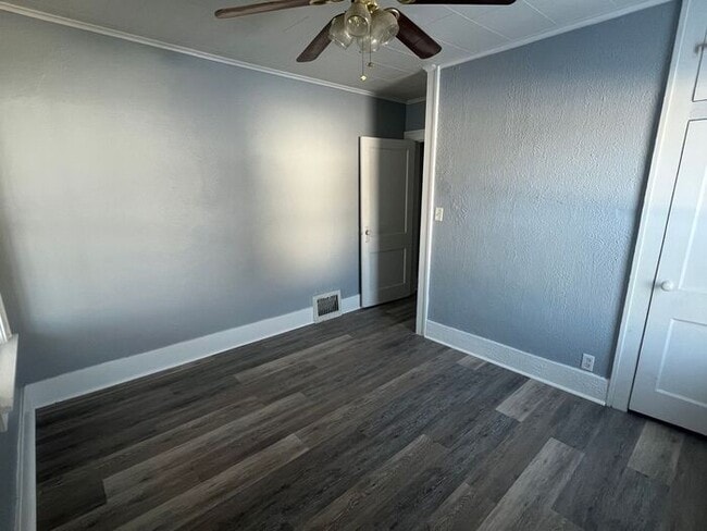 Building Photo - 2 BR House in Niles