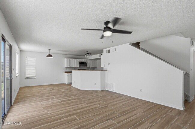 Building Photo - 11961 Mesquite Miel Dr