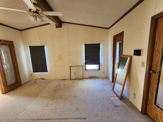 Building Photo - 611 Dallas Rd