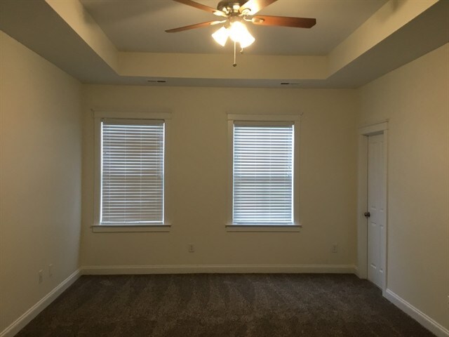 Building Photo - 15612 Waterfront Dr