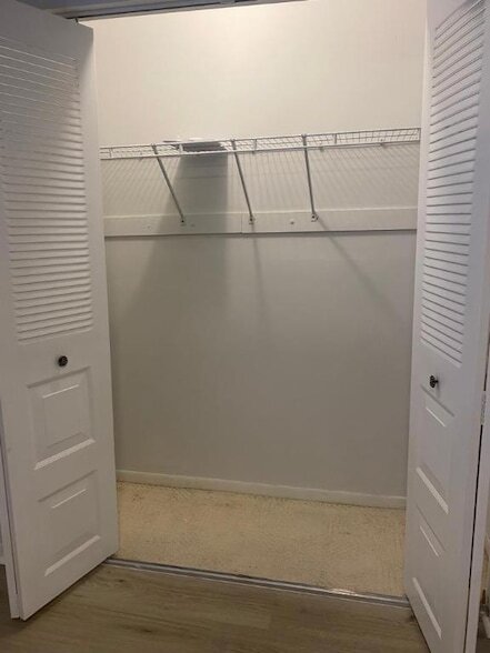 Building Photo - 19 Abbey Ln