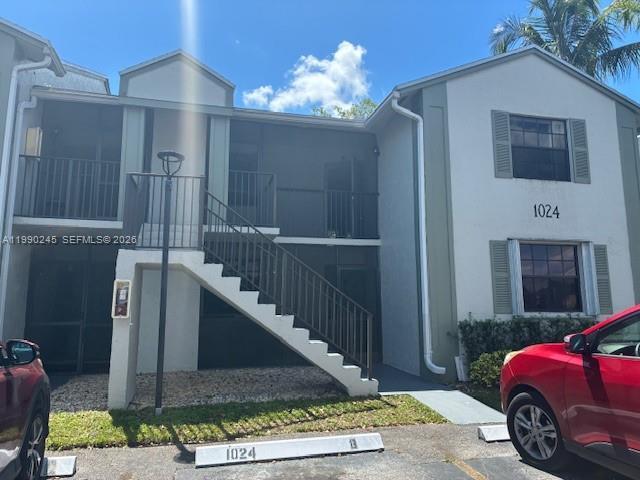 Building Photo - 1024 S Independence Dr