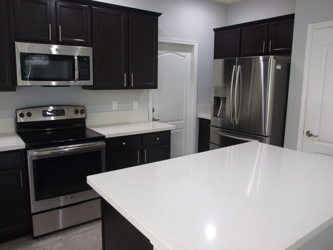 Building Photo - 9602 SW Purple Martin Way