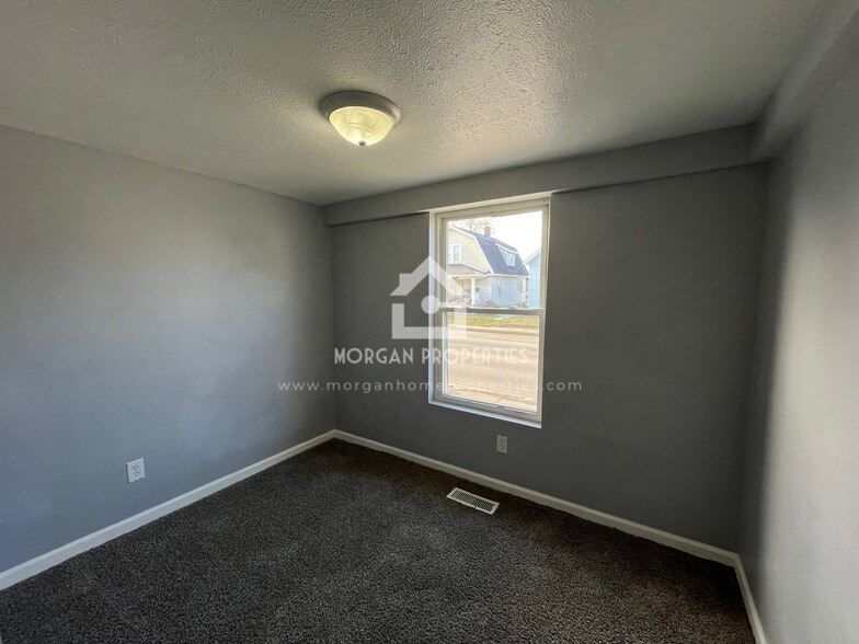 Building Photo - 1218 S 18th St