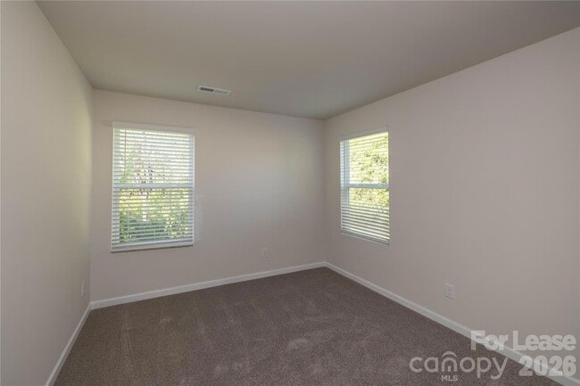 Building Photo - 208 S Bell Ave