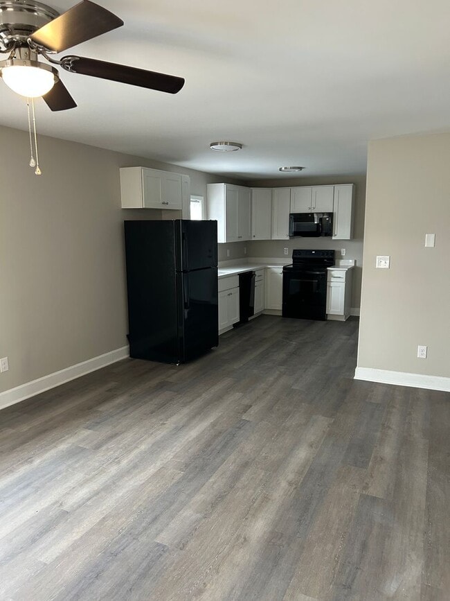 Building Photo - 518 W 24 1/2 St