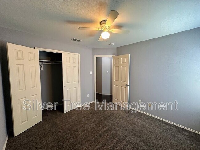 Building Photo - 10316 Lake Terrace