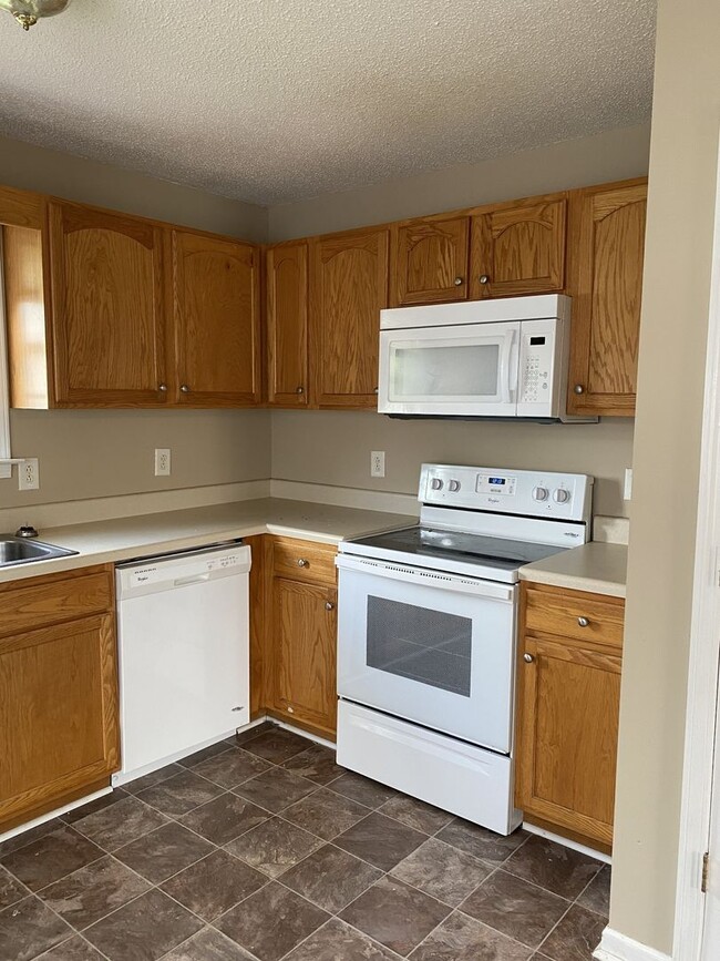 Building Photo - 1205 Carol Dr