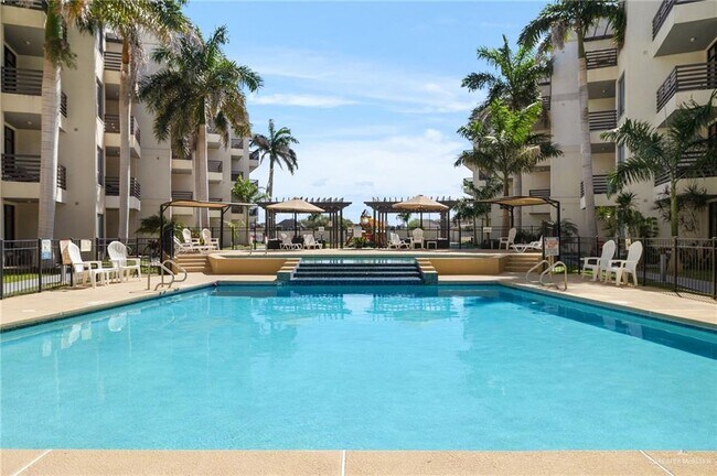 Building Photo - 26 Travis St