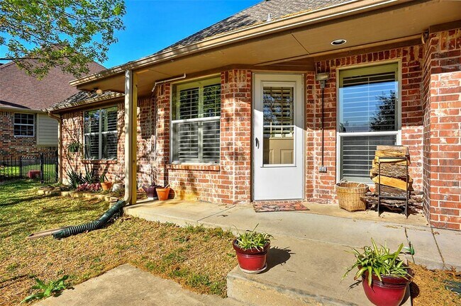 Building Photo - 3815 Sumner Ct