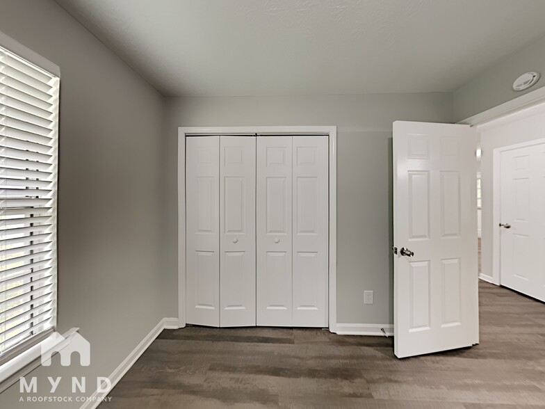 Building Photo - 189 Peach Forest Pl