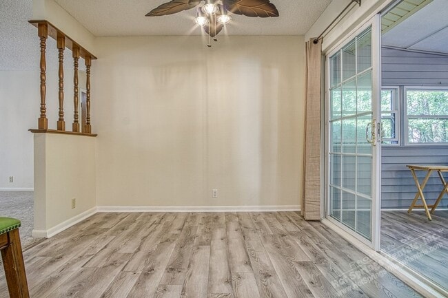 Building Photo - Central Hot Springs Village/Home/Unfurnished