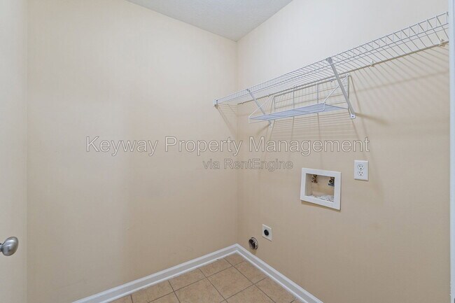 Building Photo - 815 Whispering Willow Ct