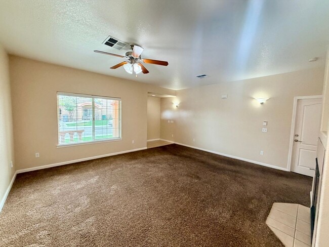 Building Photo - 147 Apple Ln