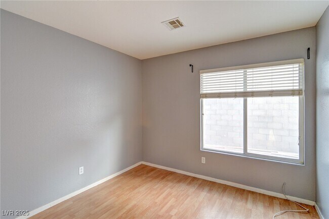 Building Photo - 5831 Salmon Falls St