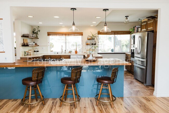 Building Photo - Beautifully Upgraded 3 Bed / 2 Bath Home –...