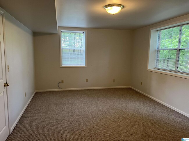 Building Photo - 81 Brookview Ln