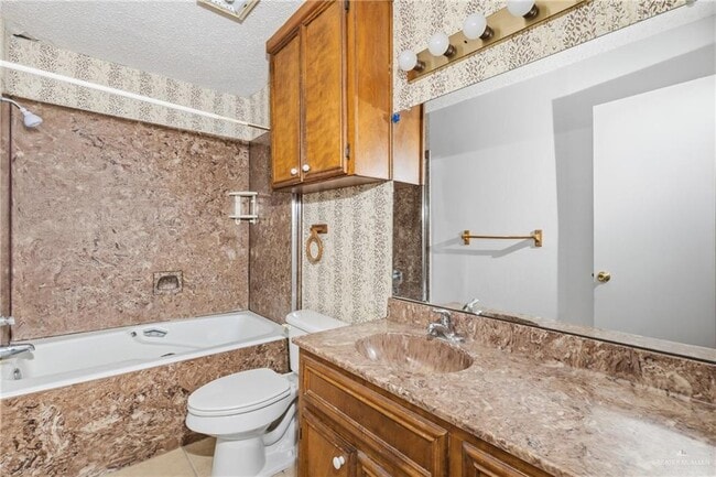 Building Photo - 13 Forest Hills