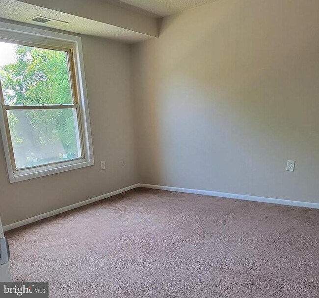 Building Photo - 3815 Swann Rd