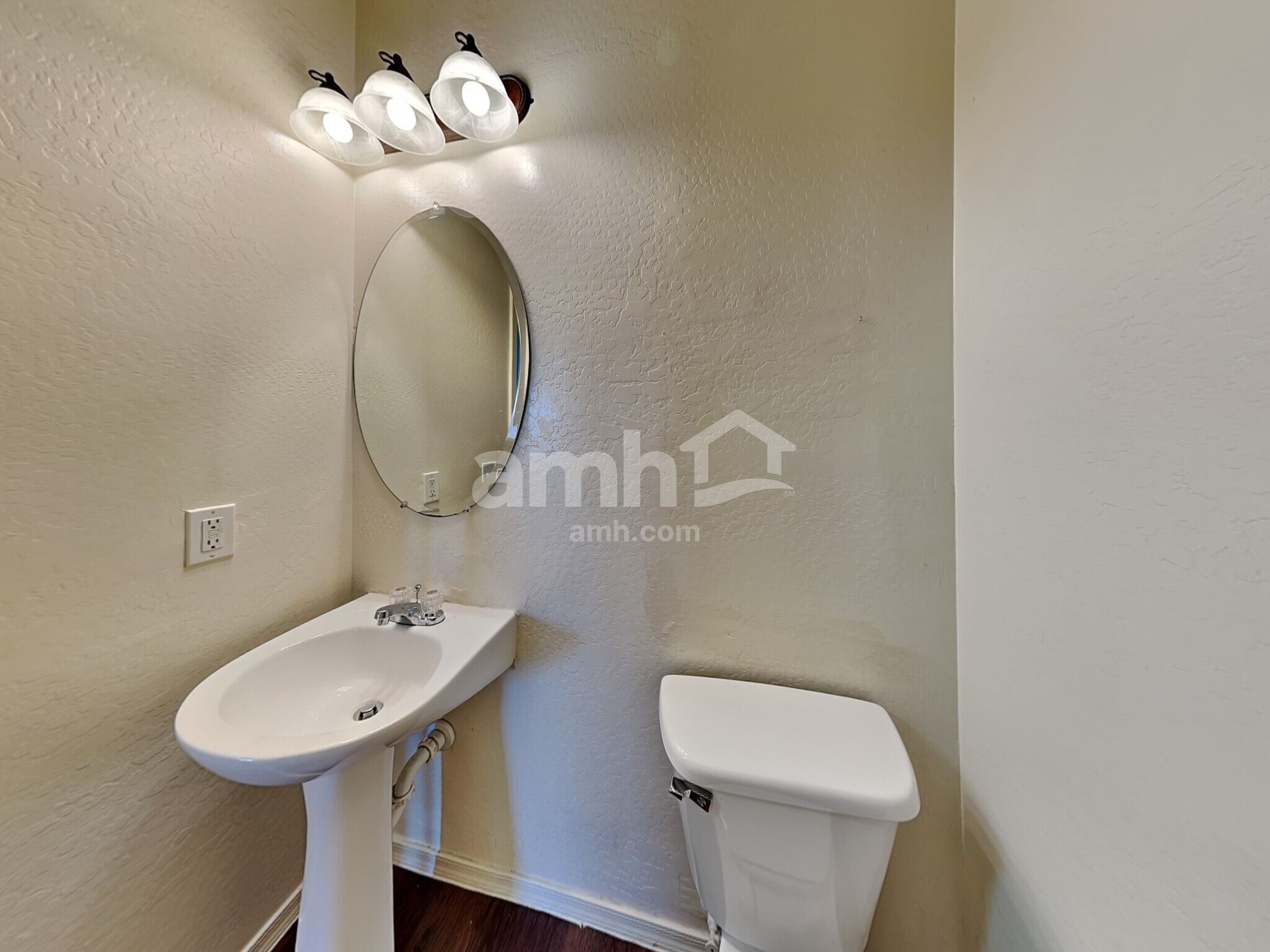 Building Photo - 3708 S 100th Glen