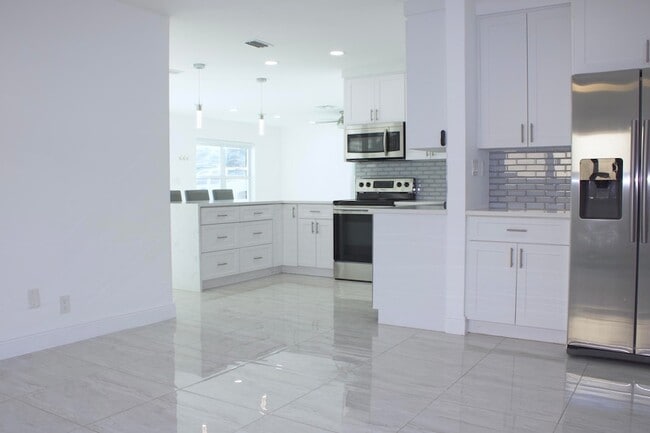 Building Photo - 517 NW 52nd St