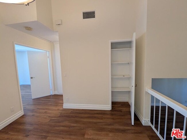 Building Photo - 10051 Topanga Canyon Blvd