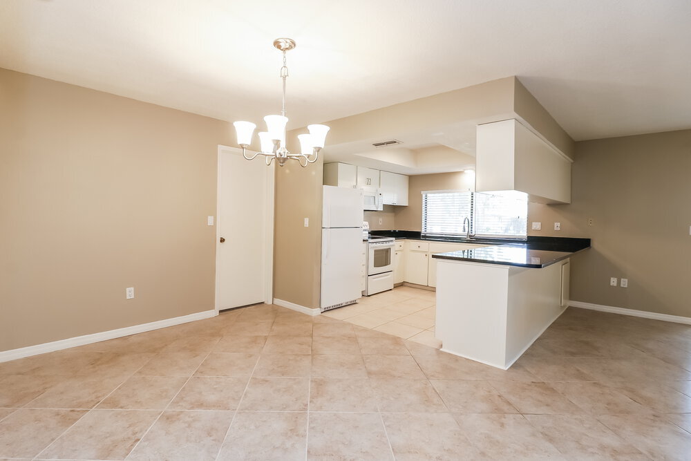 Building Photo - 1266 Bentley Ave