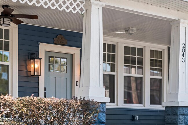 Building Photo - 2843 Oak St