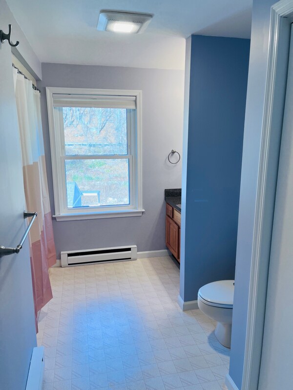 Building Photo - 452 Richmond Rd