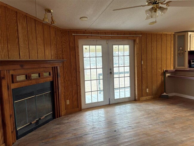 Building Photo - 120 Boxwoods Dr