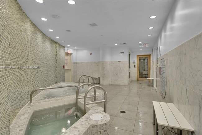 Building Photo - 253 NE 2nd St