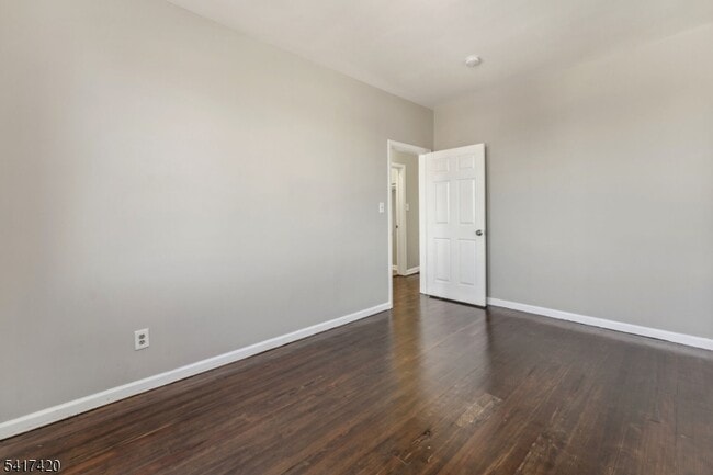 Building Photo - 1501 S Wood Ave