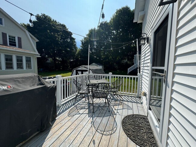 Building Photo - 3BD/1.5BA South Portland Single Family Home!! W/D In-Unit & Storage in Basement & Shed! Available...