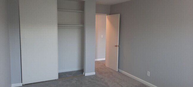 Building Photo - Bright and Spacious, 1 bedroom 1 bath