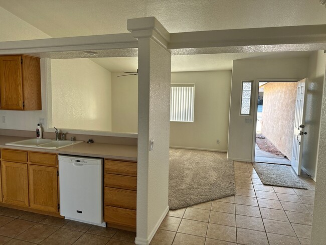 Building Photo - 111 Cypress Dr