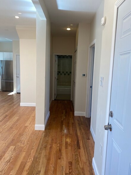 Building Photo - 48 Nashua St