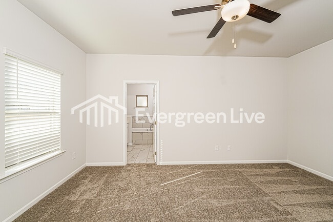 Building Photo - 318 Pond Spg Dr