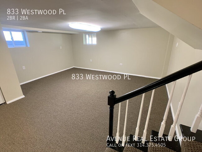 Building Photo - 833 Westwood Pl