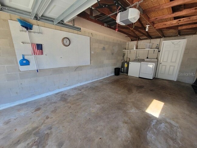 Building Photo - 5800 Madison St